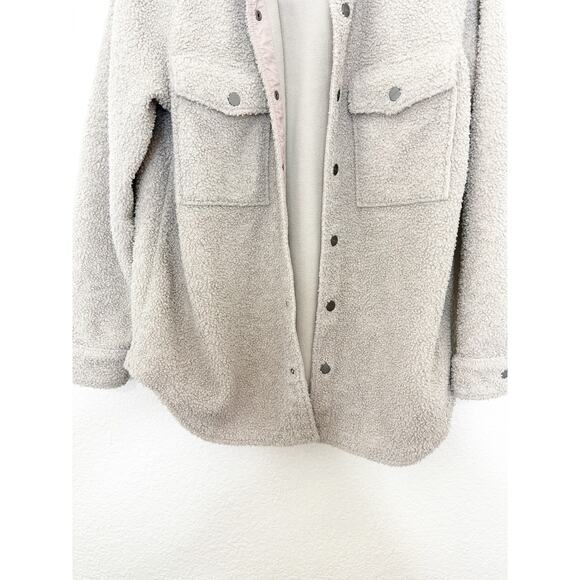 Vuori Sycamore Shirt Jacket Size Medium Taupe Sherpa Snap Button Oversized - Picture 9 of 12